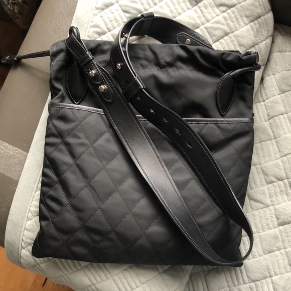 Prada nylon cross bag with adjustable leather shoulder strap - Picture 3 of 16